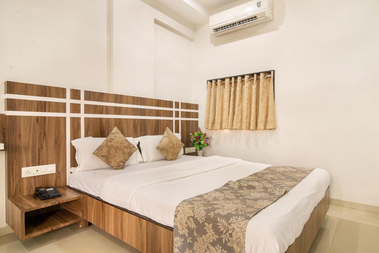 Hotel Satkar Сурат Экстерьер фото