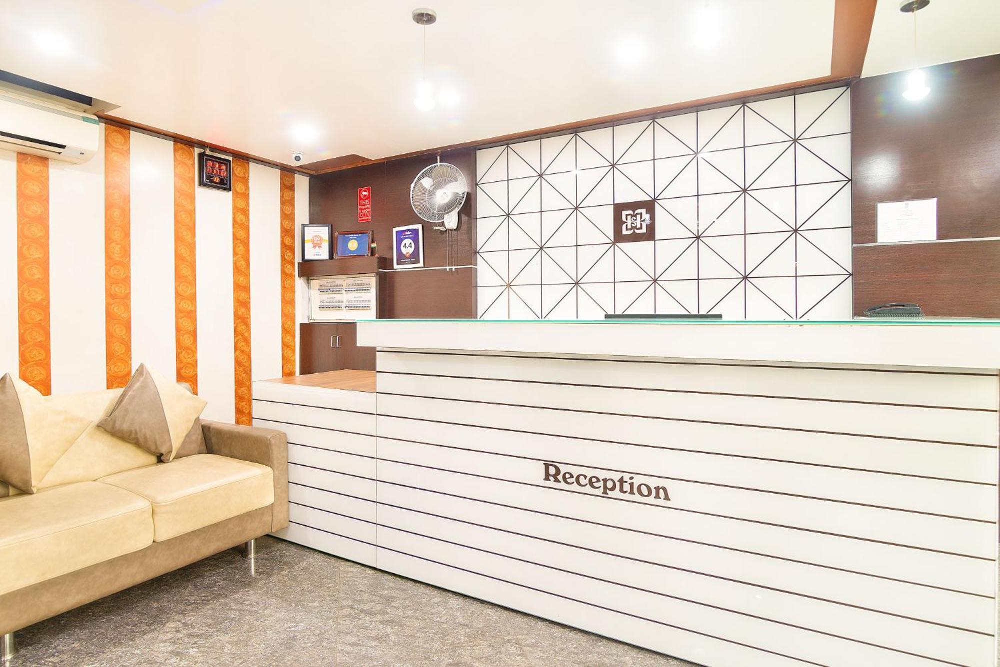 Hotel Satkar Сурат Экстерьер фото