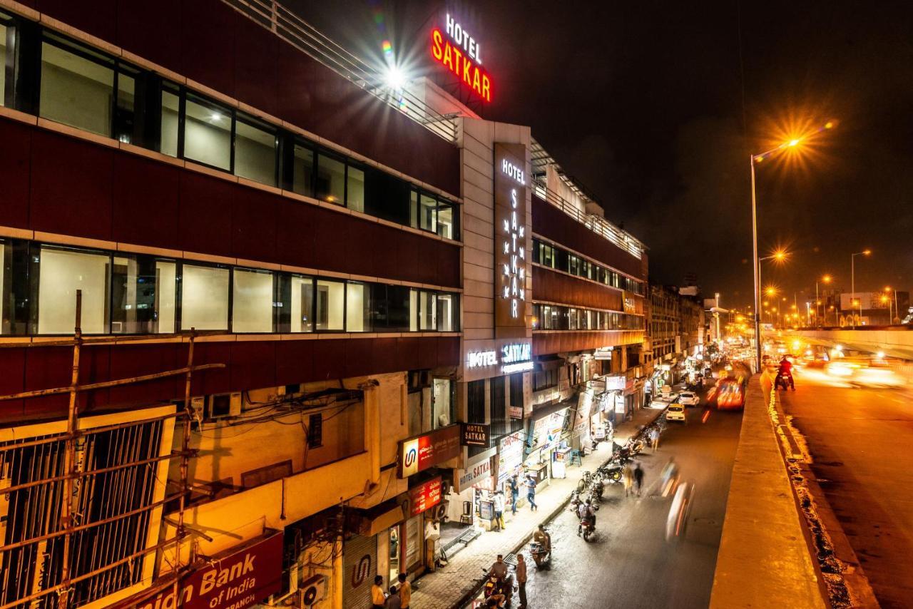 Hotel Satkar Сурат Экстерьер фото