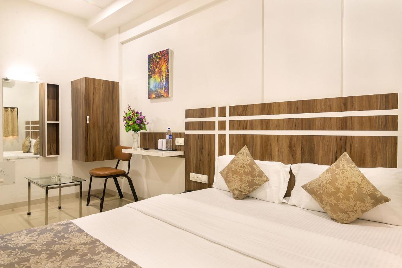 Hotel Satkar Сурат Экстерьер фото