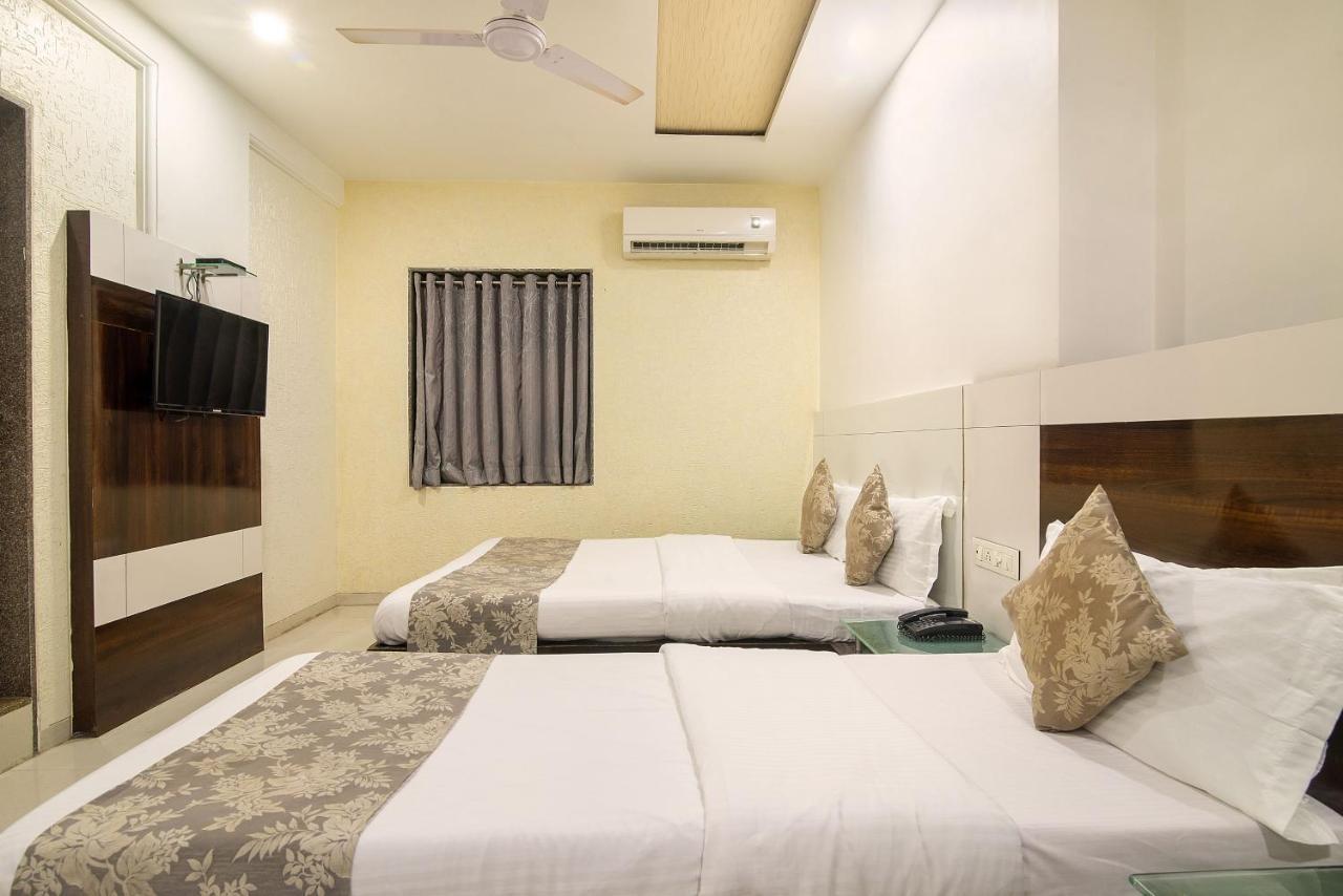 Hotel Satkar Сурат Экстерьер фото