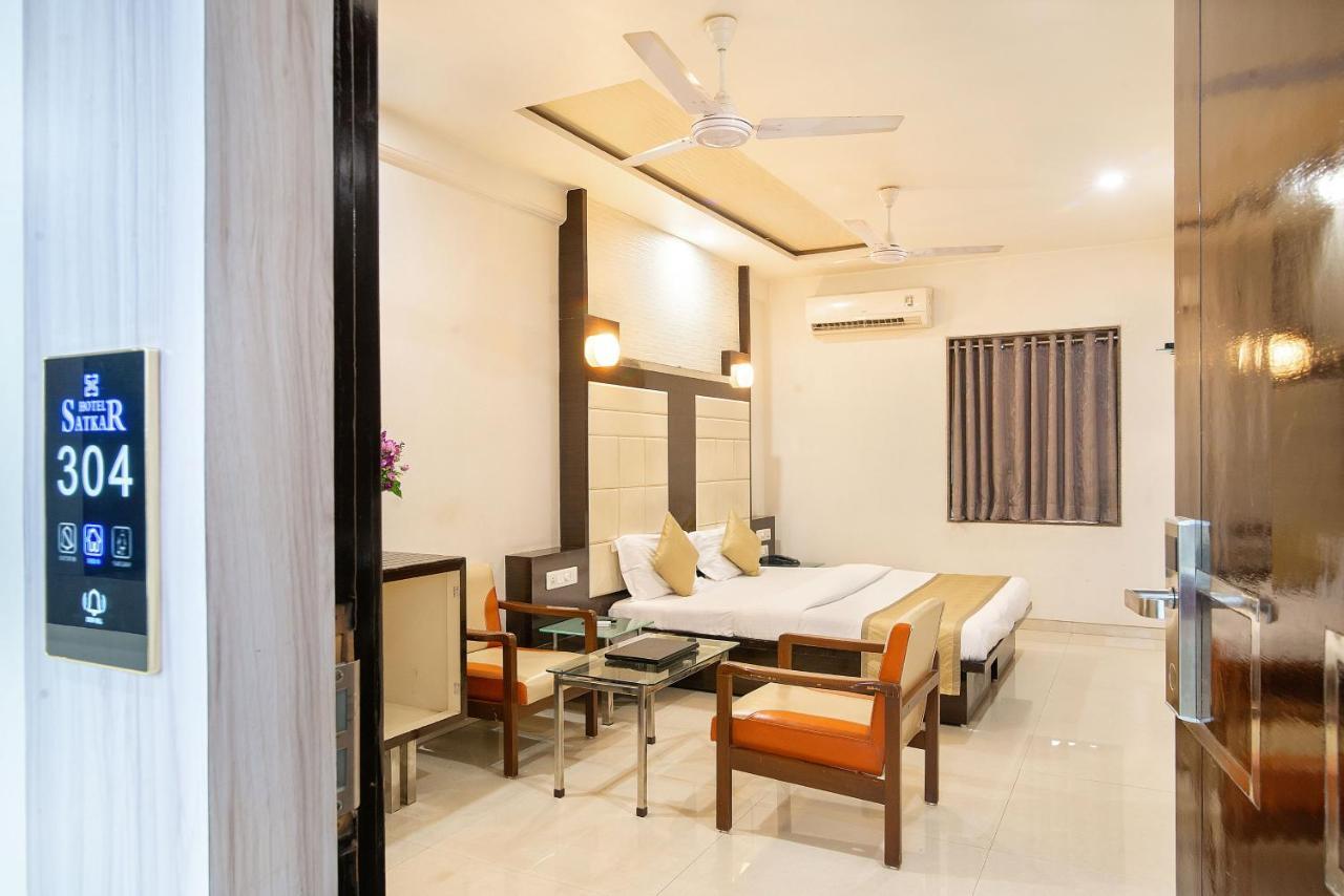 Hotel Satkar Сурат Экстерьер фото