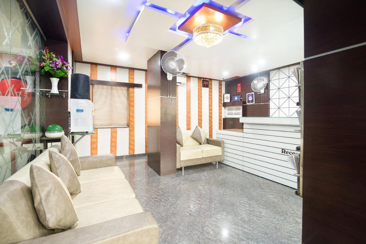 Hotel Satkar Сурат Экстерьер фото